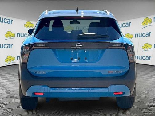 2025 Nissan Kicks SR