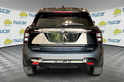 2025 Nissan Kicks SV