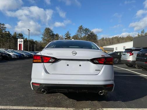 2025 Nissan Altima SR