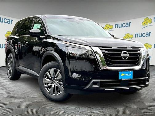 2025 Nissan Pathfinder S