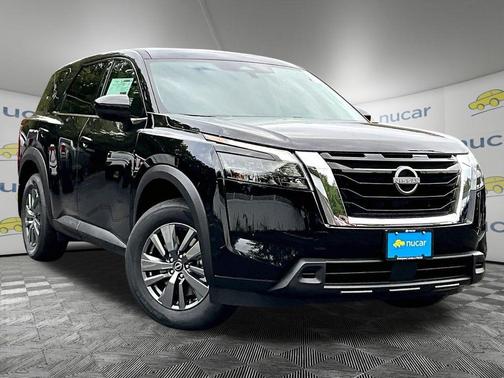 2025 Nissan Pathfinder S