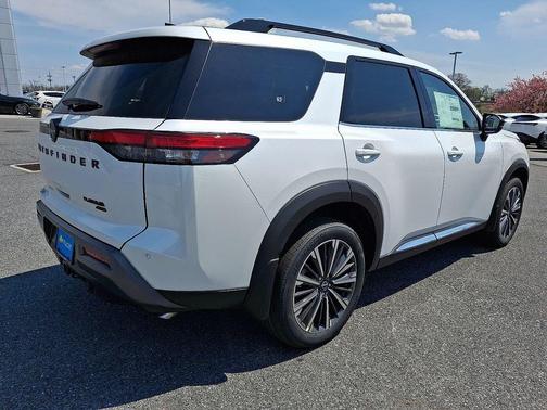 Everest White P 2026 Nissan Pathfinder Platinum
