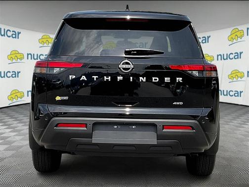 2025 Nissan Pathfinder S