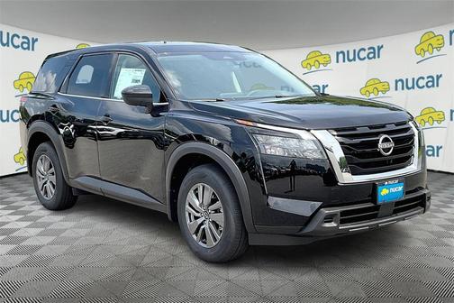 2025 Nissan Pathfinder S