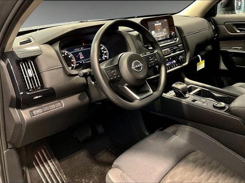 2025 Nissan Pathfinder S