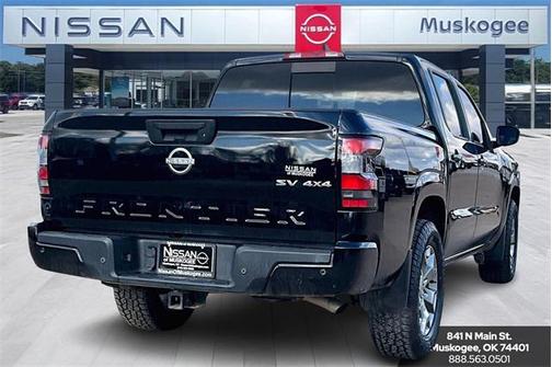 2024 Nissan Frontier SV