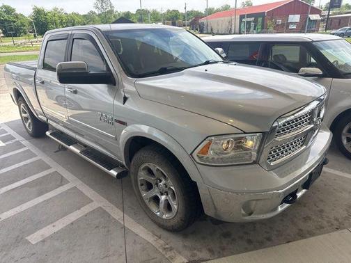 Bright Silver Metallic Clearcoat 2016 RAM 1500 Laramie