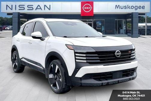 Aspen White Tricoat 2025 Nissan Kicks SR