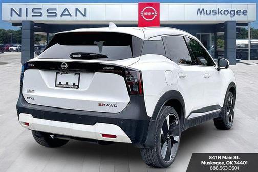 Aspen White Tricoat 2025 Nissan Kicks SR