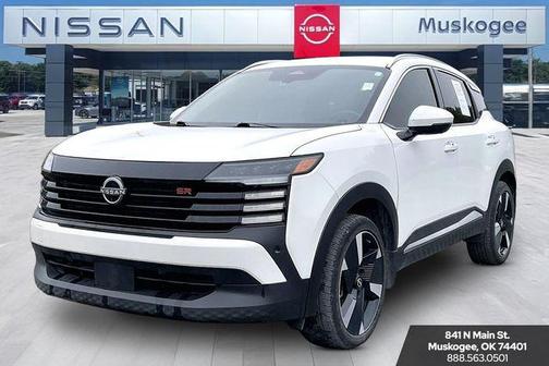 Aspen White Tricoat 2025 Nissan Kicks SR