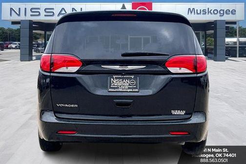 2022 Chrysler Voyager LX