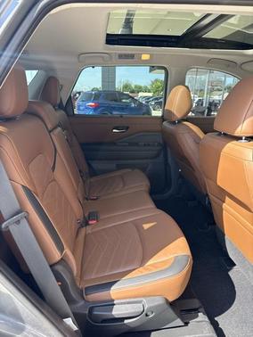 2023 Nissan Pathfinder Platinum FWD