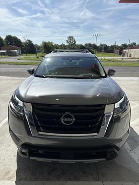 2023 Nissan Pathfinder Platinum FWD