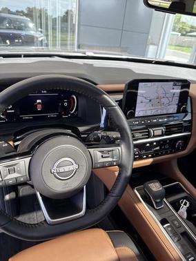 2023 Nissan Pathfinder Platinum FWD