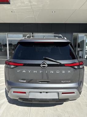 2023 Nissan Pathfinder Platinum FWD