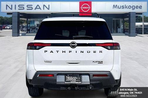2026 Nissan Pathfinder Platinum