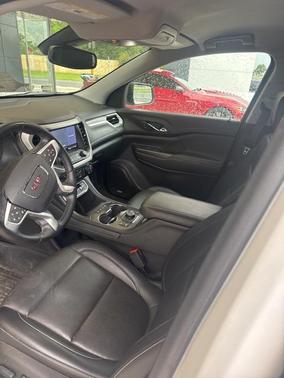 2023 GMC Acadia FWD SLT
