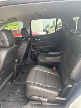 2023 GMC Acadia FWD SLT