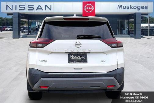 Pearl White Tricoat 2021 Nissan Rogue SV