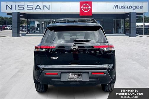 2025 Nissan Pathfinder SV 4WD