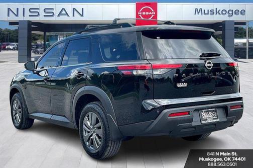 2025 Nissan Pathfinder SV 4WD