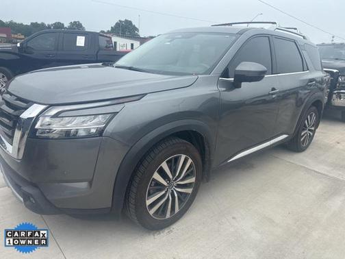 2022 Nissan Pathfinder Platinum 2WD