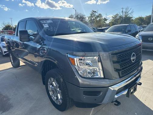 2024 Nissan Titan XD SV