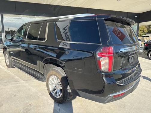 2023 Chevrolet Suburban LT