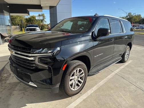 2023 Chevrolet Suburban LT