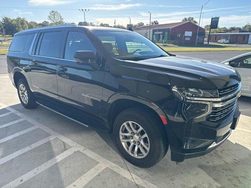 2023 Chevrolet Suburban LT