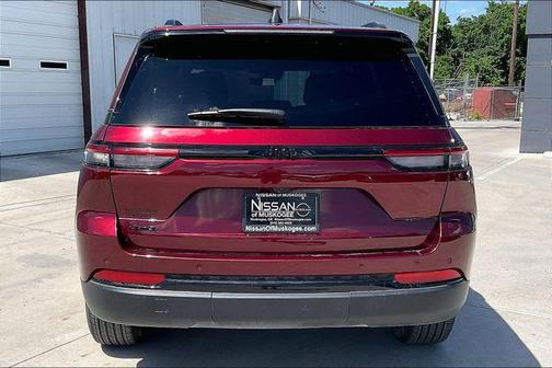 Velvet Red Pearlcoat 2025 Jeep Grand Cherokee Altitude