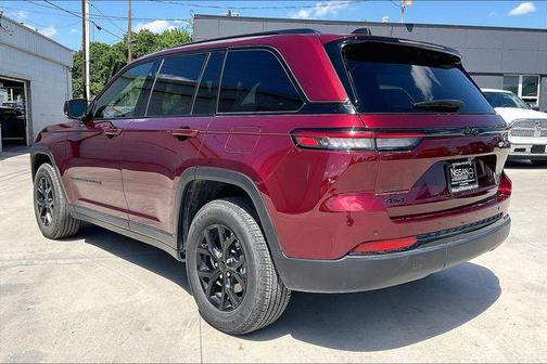 Velvet Red Pearlcoat 2025 Jeep Grand Cherokee Altitude