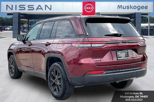 Velvet Red Pearlcoat 2025 Jeep Grand Cherokee Altitude