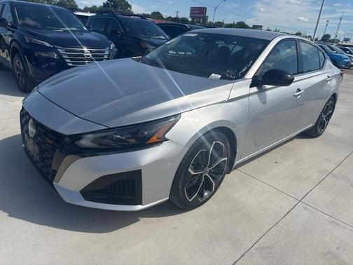 2024 Nissan Altima SR FWD