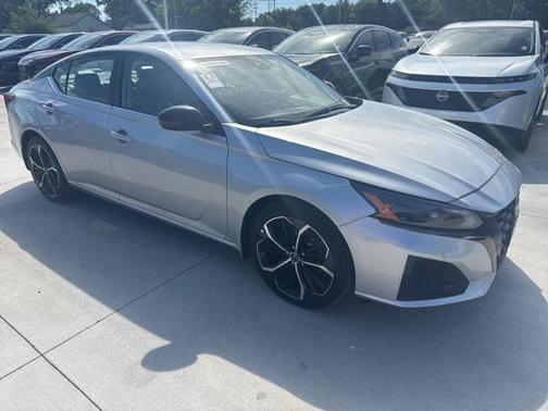 2024 Nissan Altima SR FWD