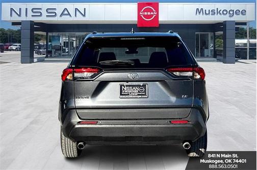 2020 Toyota RAV4 LE