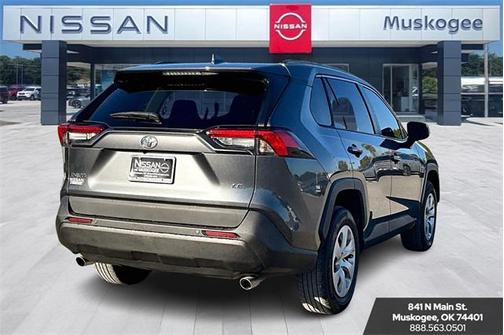 2020 Toyota RAV4 LE