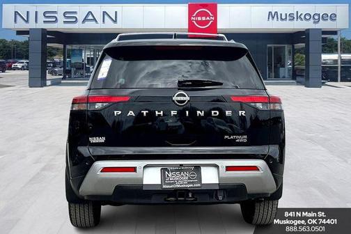 2025 Nissan Pathfinder Platinum 4WD