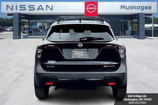 2026 Nissan Kicks SR