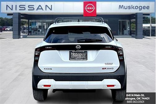 2026 Nissan Kicks SR