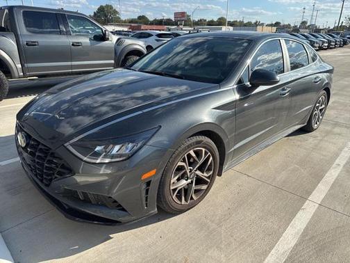 2022 Hyundai SONATA SEL