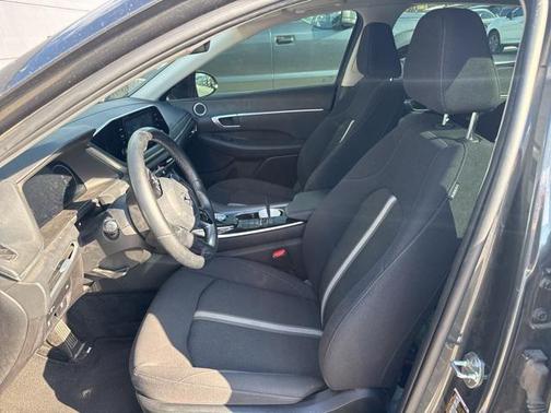 2022 Hyundai SONATA SEL