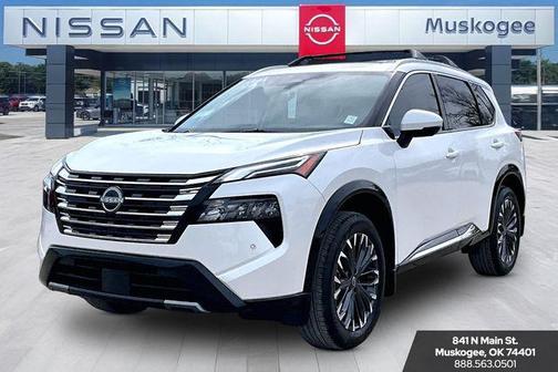 Everest White Pearl Tricoat 2026 Nissan Rogue Platinum