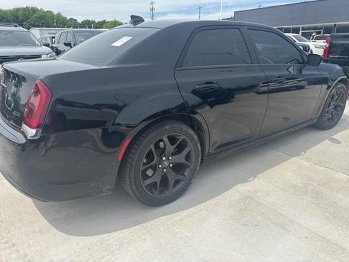 2021 Chrysler 300 Touring