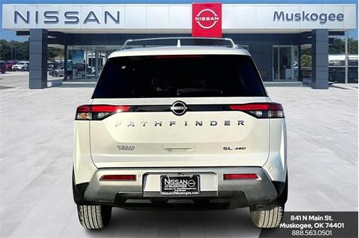 2025 Nissan Pathfinder SL 4WD