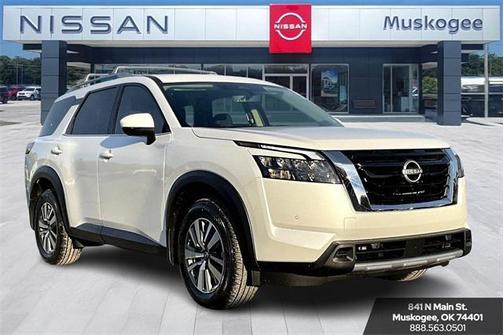 2025 Nissan Pathfinder SL 4WD