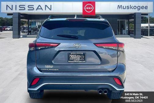 Magnetic Gray Metallic 2023 Toyota Highlander XSE
