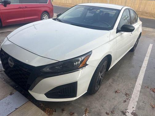 2024 Nissan Altima SR FWD