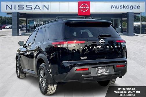 2025 Nissan Pathfinder SV 4WD