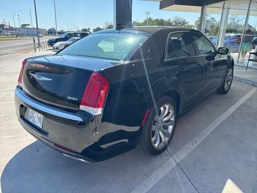 2020 Chrysler 300 Touring